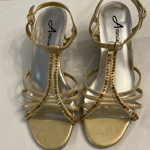 Annie Slingback Heels with Buckle 6M. Never Worn